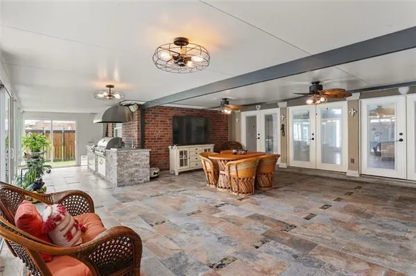 $449,000 | 102 Bayou Estates Drive, Des Allemands, LA 70030