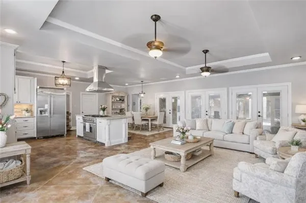 $449,000 | 102 Bayou Estates Drive, Des Allemands, LA 70030