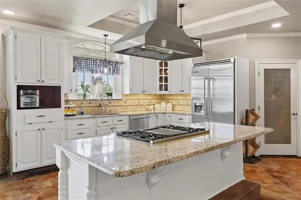 $449,000 | 102 Bayou Estates Drive, Des Allemands, LA 70030