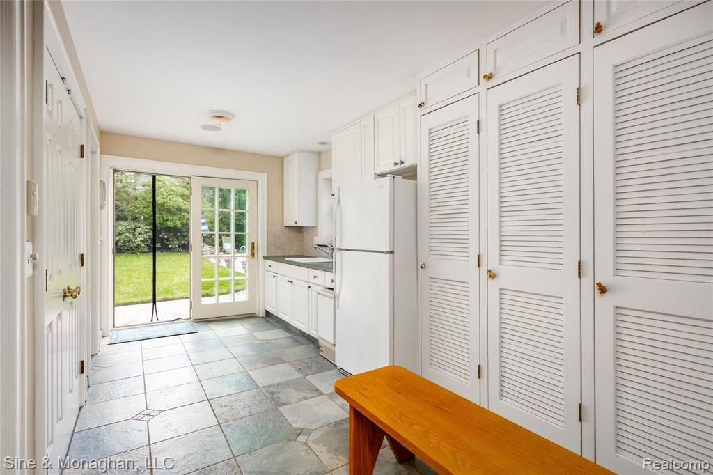 1114 Berkshire Road Grosse Pointe Park, MI 48230 - Photo 19 of 49