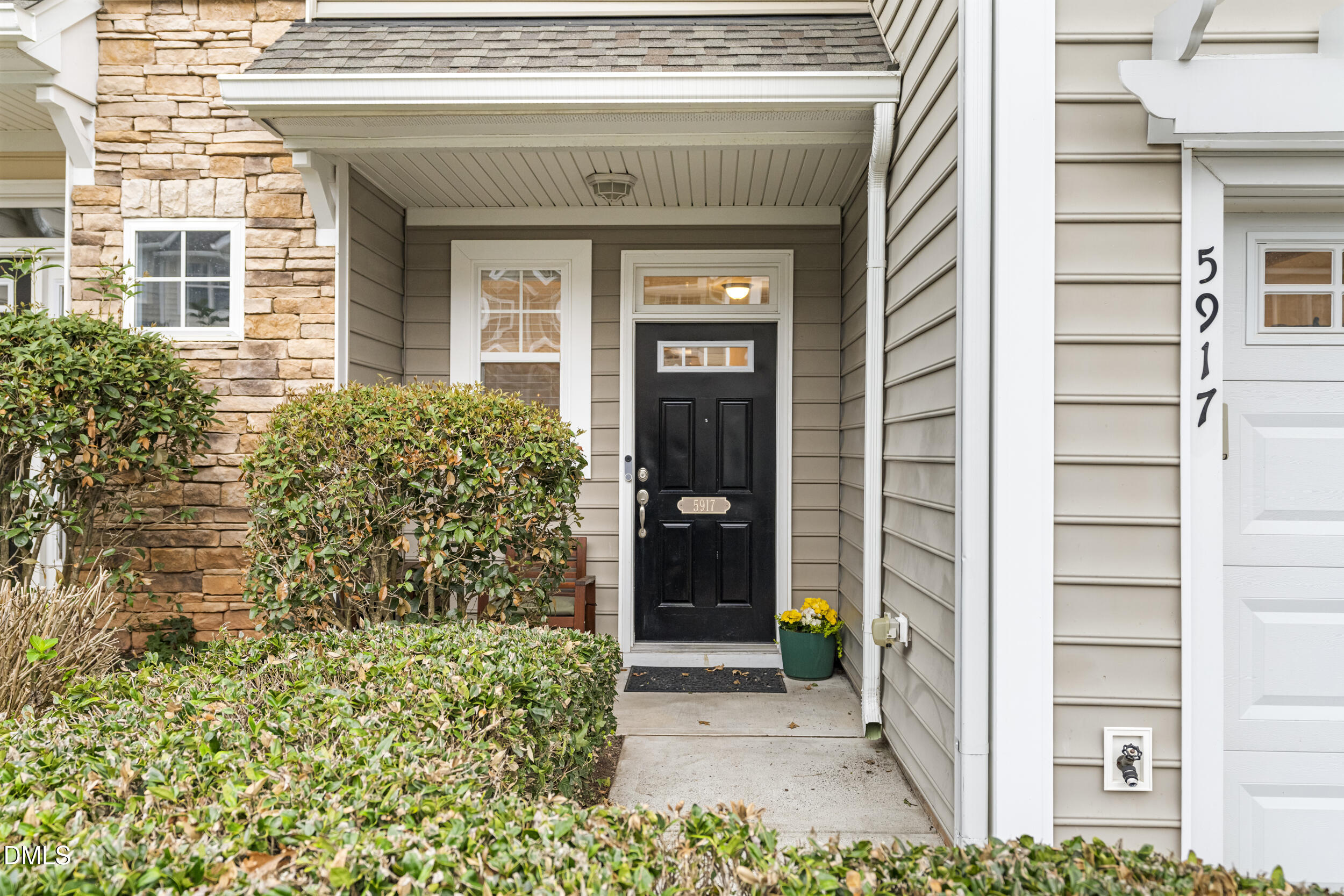 5917 Chivalry Court Raleigh, NC 27612 - Photo 6 of 36 4_dsc06019