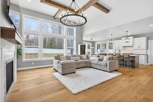 $1,149,900 | 692 Blackberry Court, Oneida, WI 54155