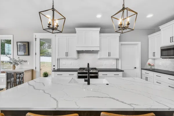 $1,149,900 | 692 Blackberry Court, Oneida, WI 54155