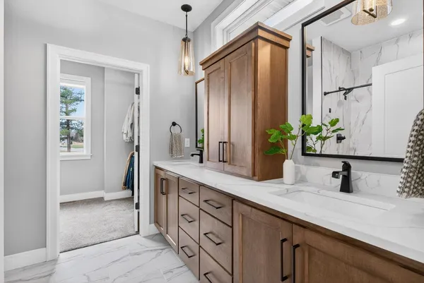 $1,149,900 | 692 Blackberry Court, Oneida, WI 54155