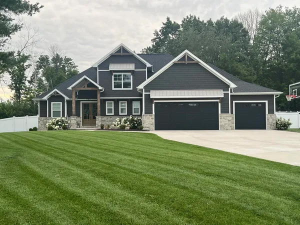 $1,149,900 | 692 Blackberry Court, Oneida, WI 54155