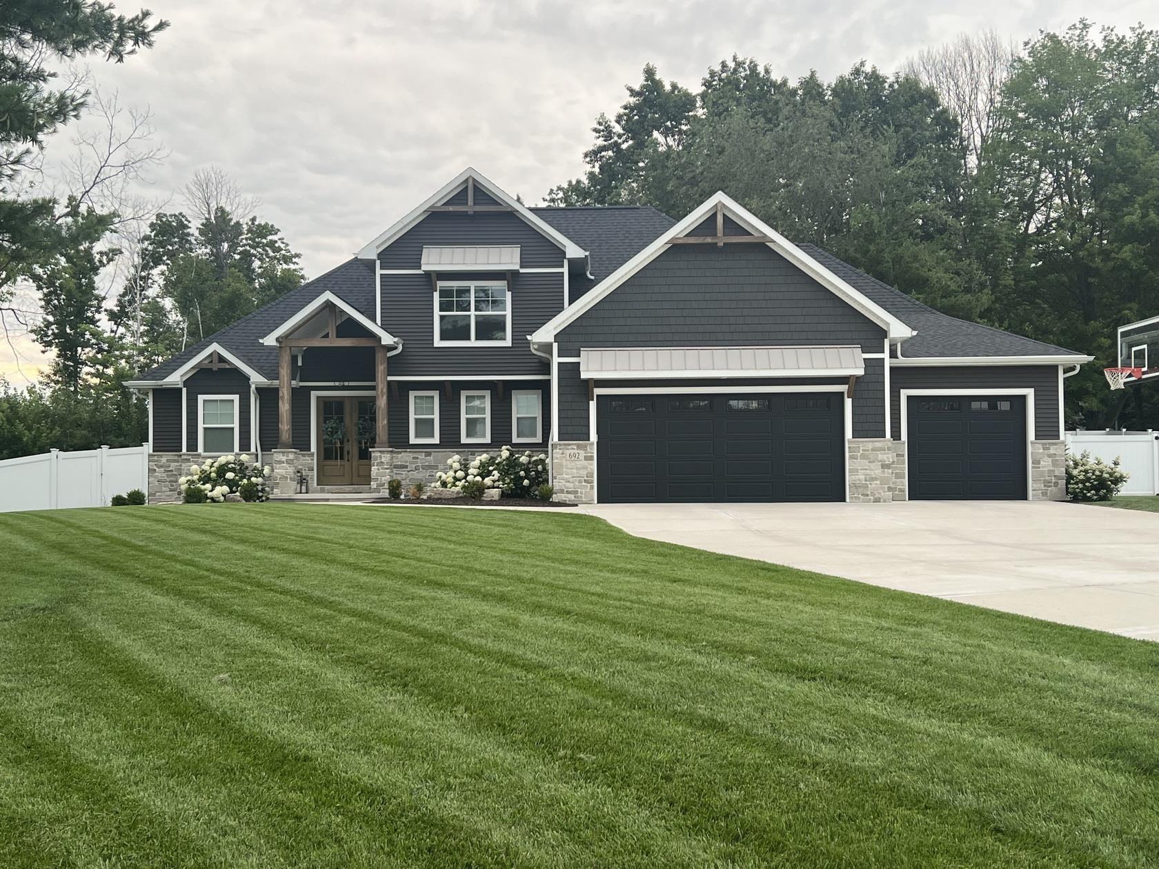 692 Blackberry Court Oneida, WI 54155 - Photo 3 of 77