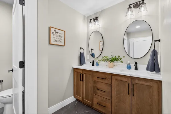 $1,149,900 | 692 Blackberry Court, Oneida, WI 54155