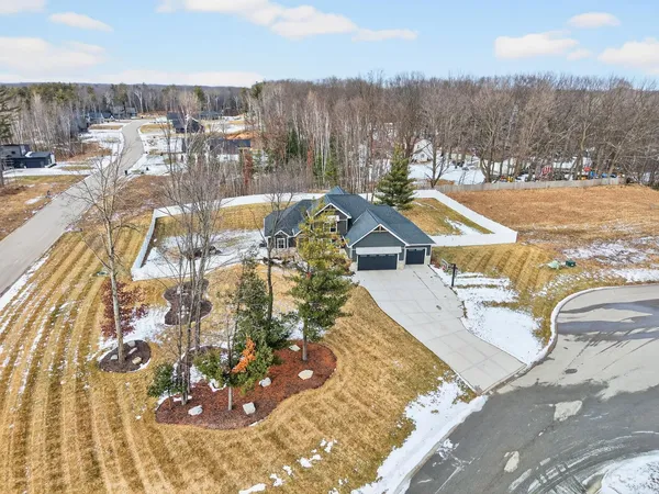 $1,149,900 | 692 Blackberry Court, Oneida, WI 54155