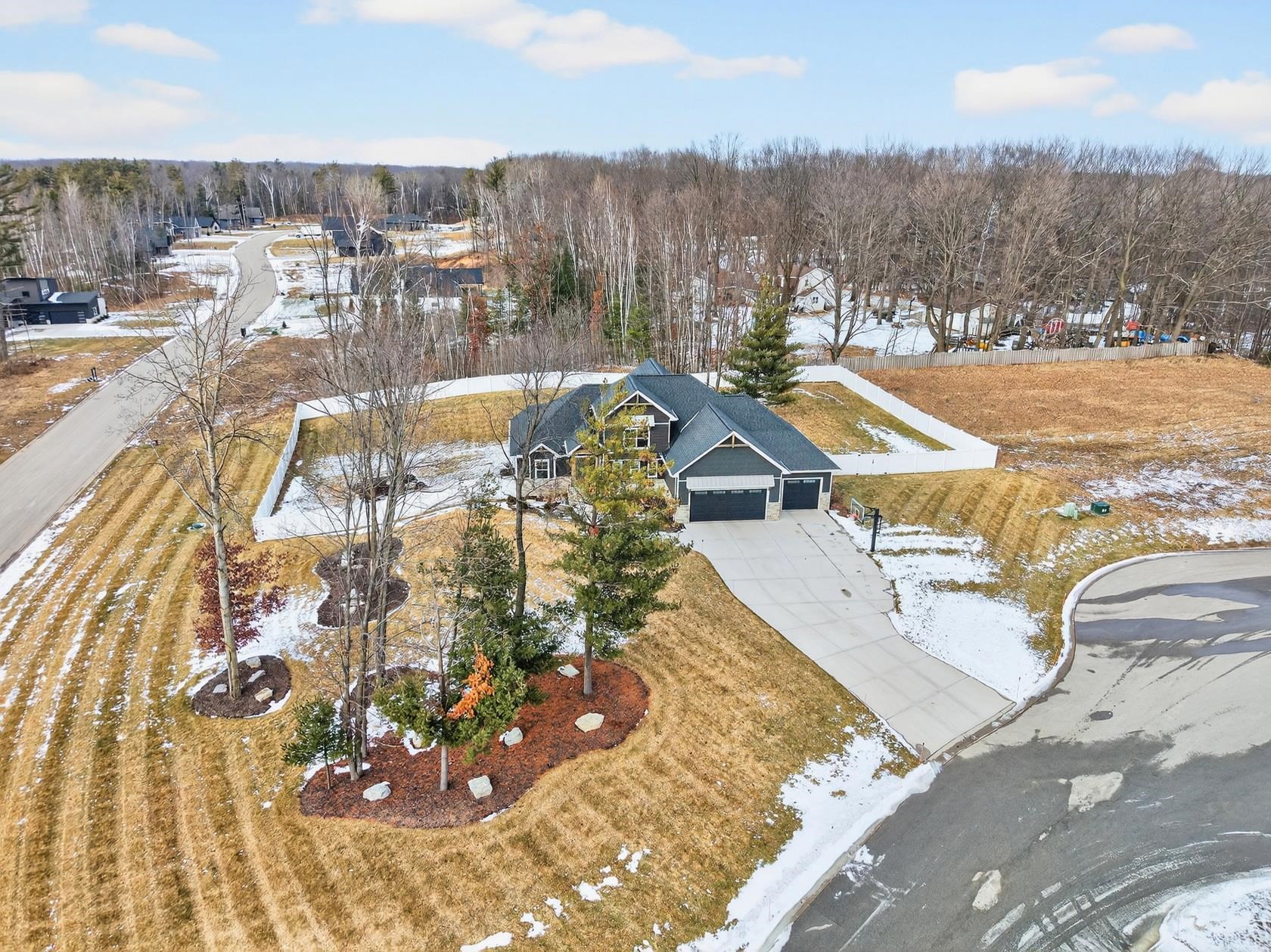 692 Blackberry Court Oneida, WI 54155 - Photo 4 of 77
