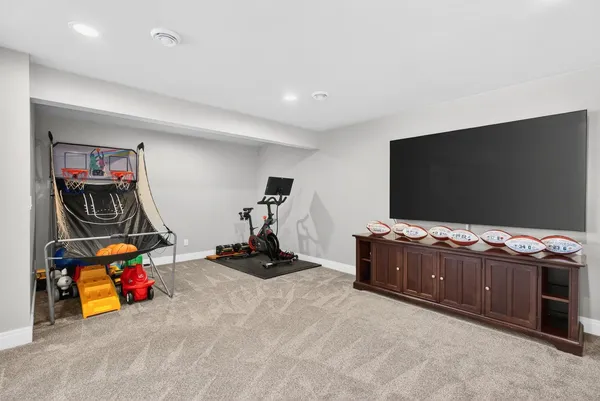 $1,149,900 | 692 Blackberry Court, Oneida, WI 54155