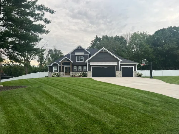 $1,149,900 | 692 Blackberry Court, Oneida, WI 54155