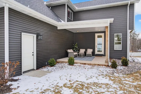 $1,149,900 | 692 Blackberry Court, Oneida, WI 54155