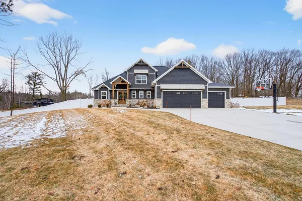 $1,149,900 | 692 Blackberry Court, Oneida, WI 54155