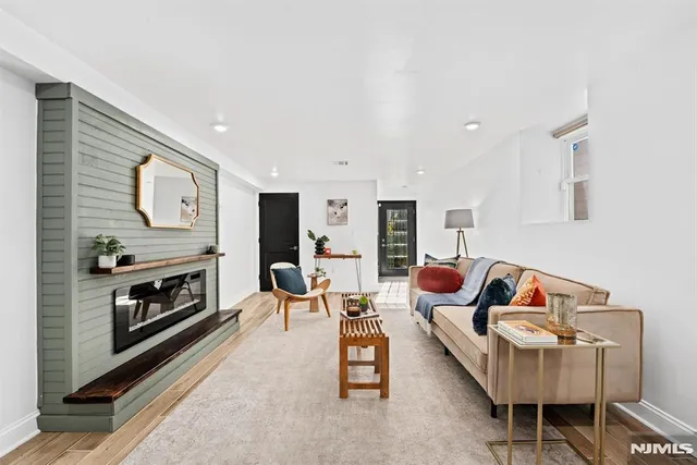 $650,000 | 201 Zabriskie Street, Unit 1, Jersey City, NJ 07307