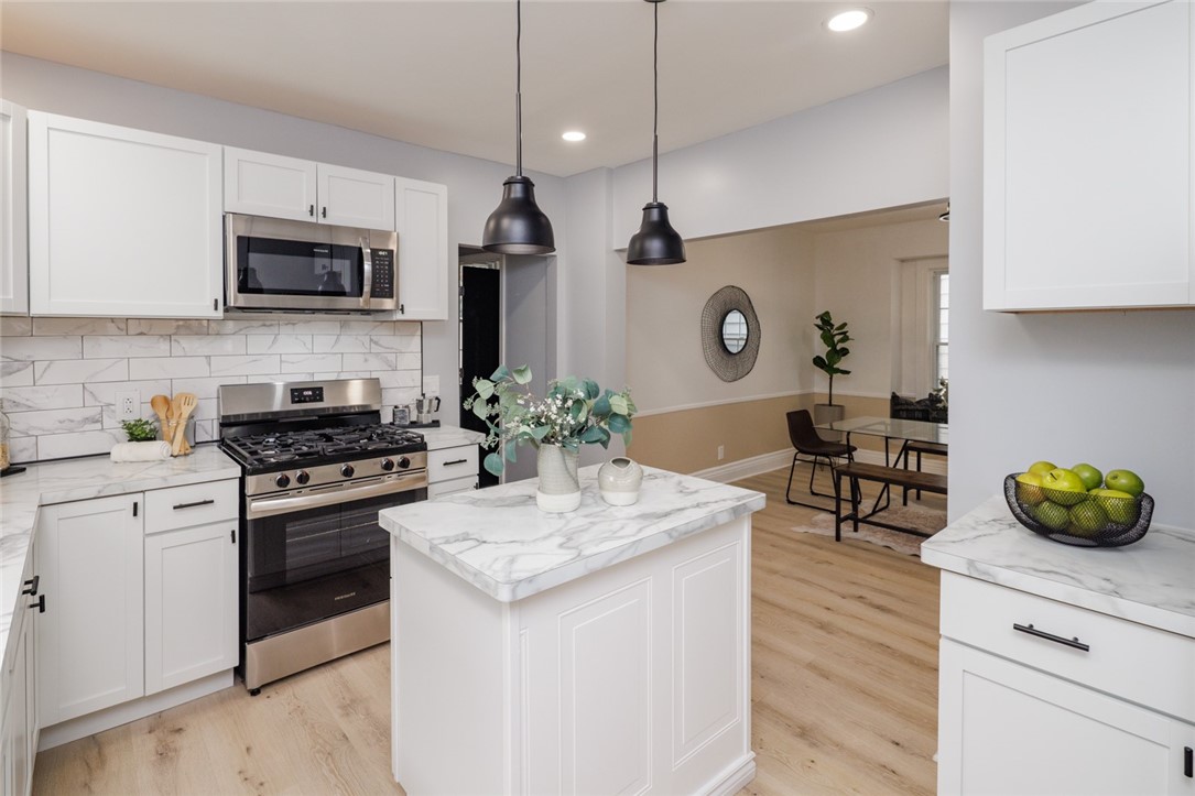 353 Sawyer Street Rochester, NY 14619 - Photo 11 of 34