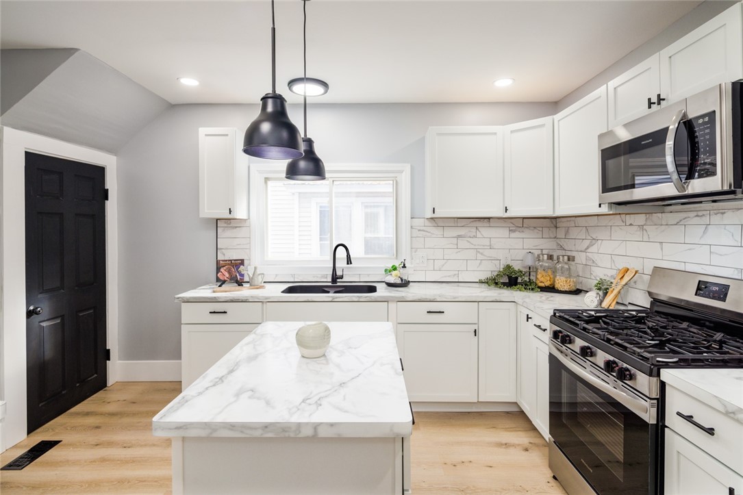 353 Sawyer Street Rochester, NY 14619 - Photo 13 of 34