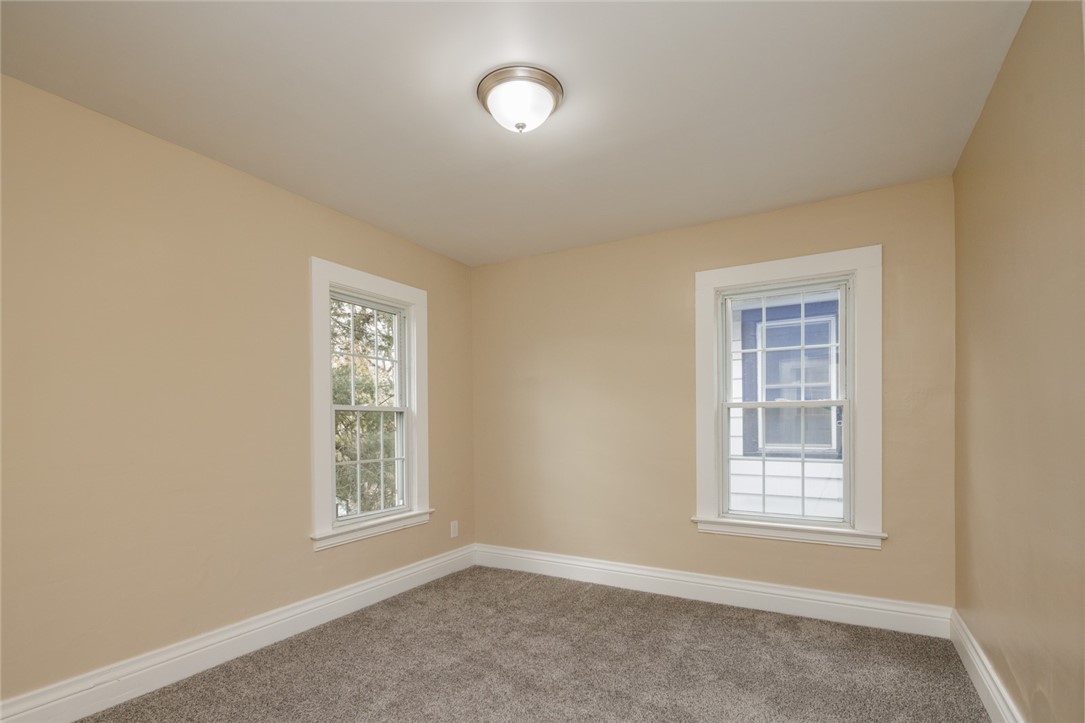 353 Sawyer Street Rochester, NY 14619 - Photo 14 of 34