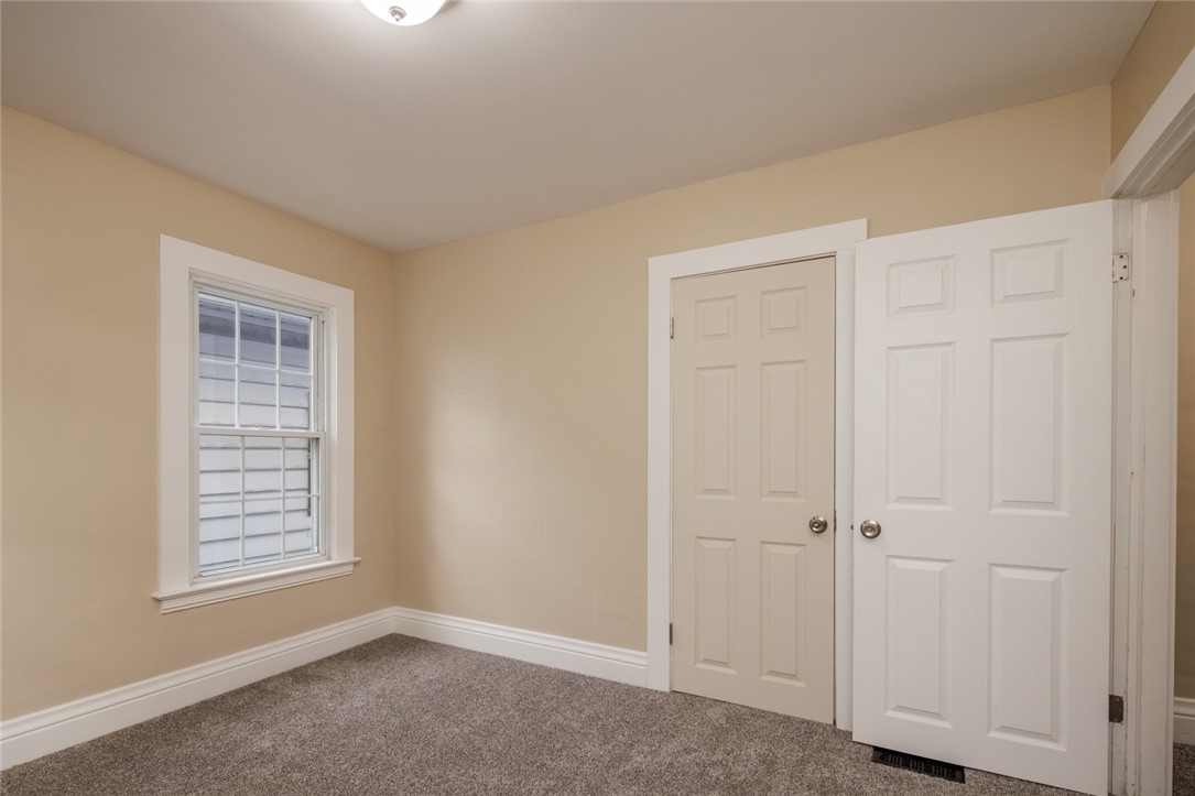 353 Sawyer Street Rochester, NY 14619 - Photo 15 of 34