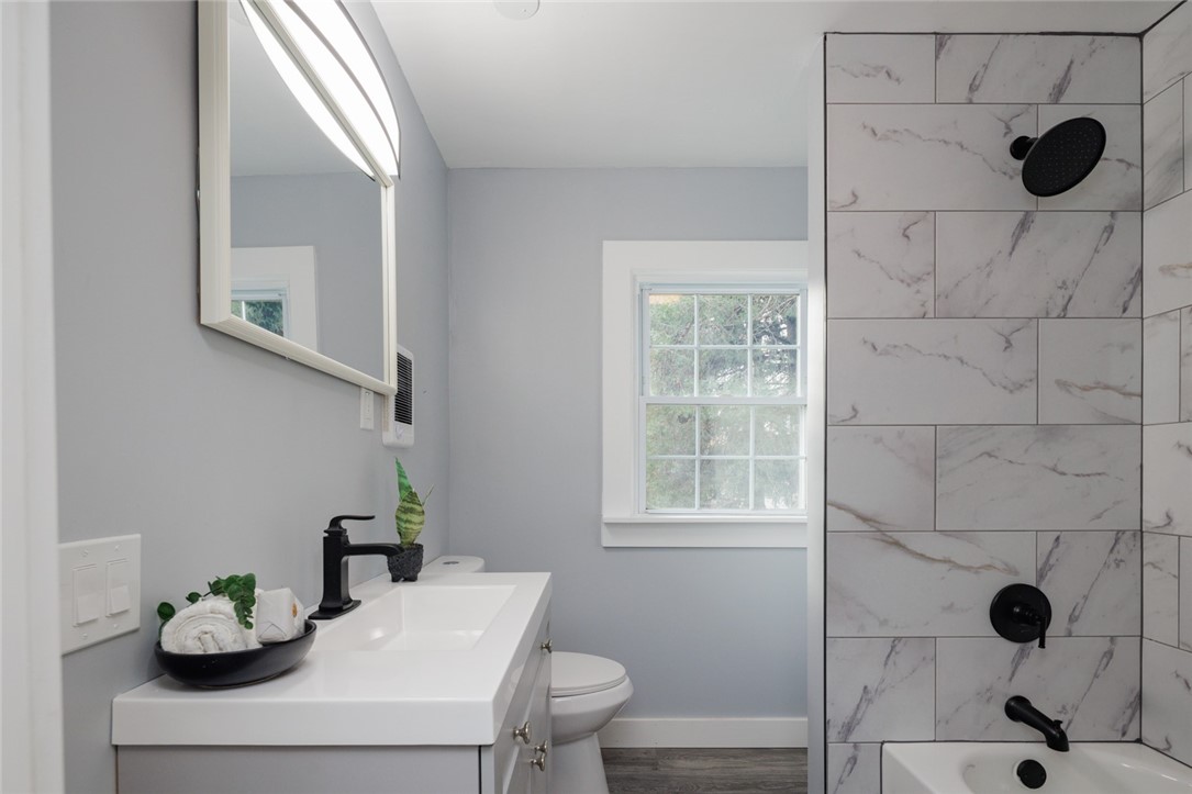 353 Sawyer Street Rochester, NY 14619 - Photo 17 of 34