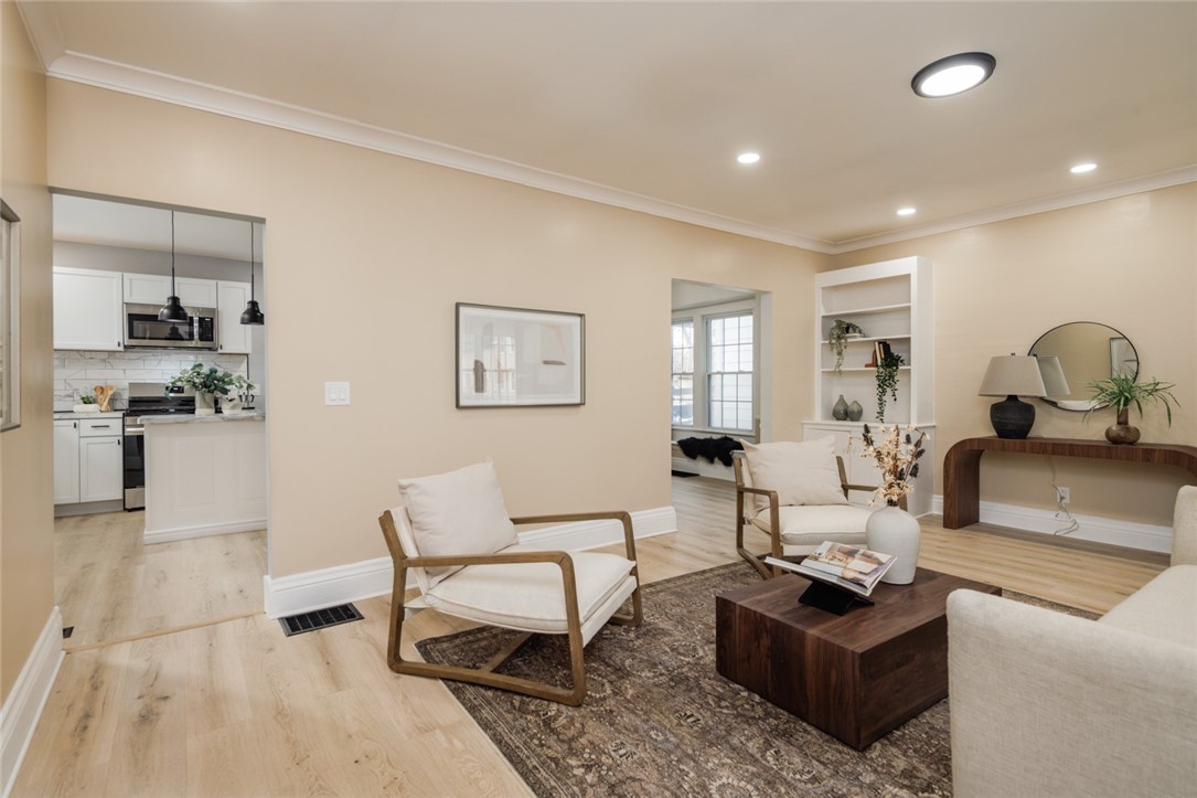 353 Sawyer Street Rochester, NY 14619 - Photo 4 of 34