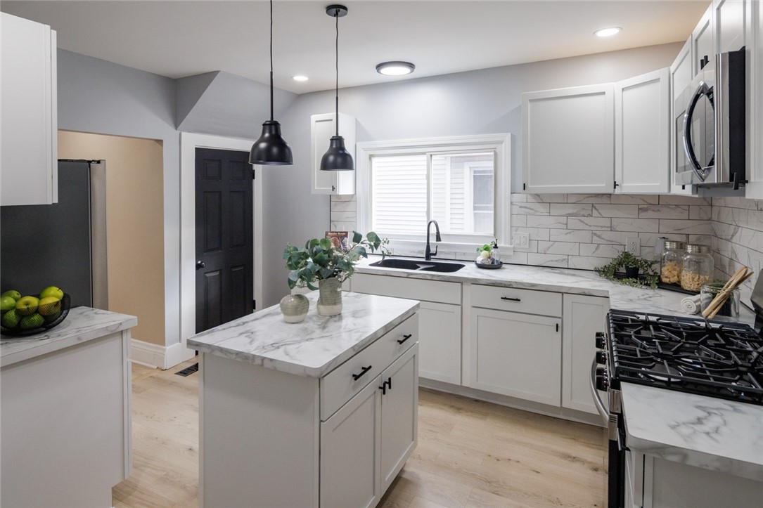 353 Sawyer Street Rochester, NY 14619 - Photo 10 of 34