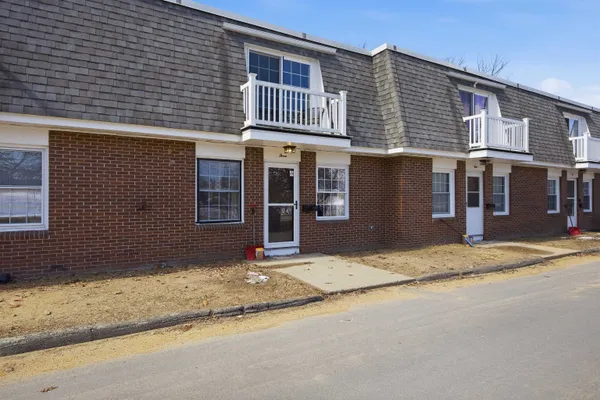 $229,000 | 934 North Main Street, Unit 3, Laconia, NH 03246