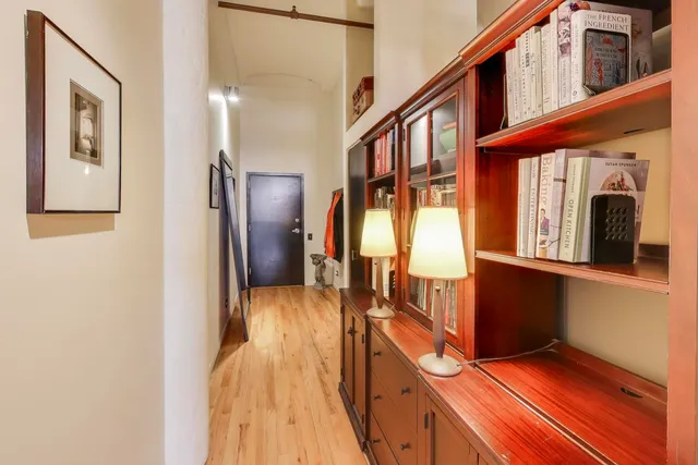 $425,000 | 1000 West Washington Boulevard, Unit 418, Chicago, IL 60607