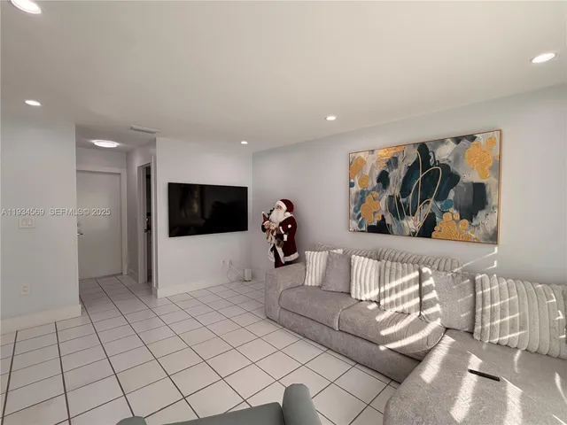 $760,000 | Marbella Park, Hialeah, FL 33015