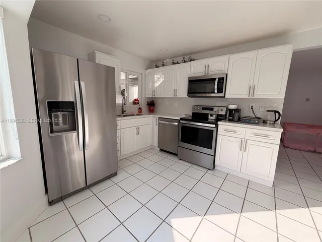$760,000 | Marbella Park, Hialeah, FL 33015