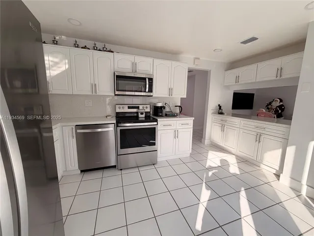 $760,000 | Marbella Park, Hialeah, FL 33015