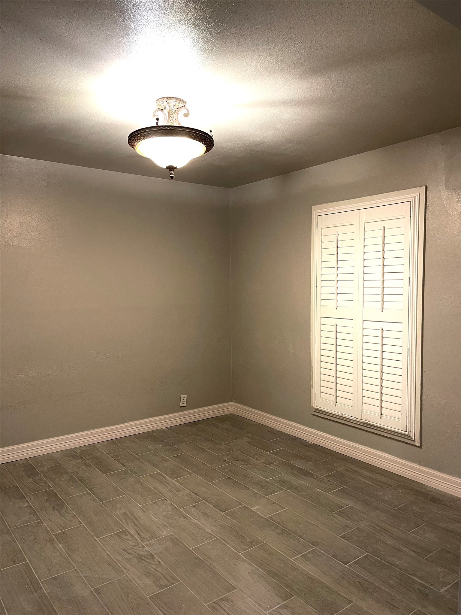5131 Indigo Street Houston, TX 77096 - Photo 8 of 21 Dinning Room
