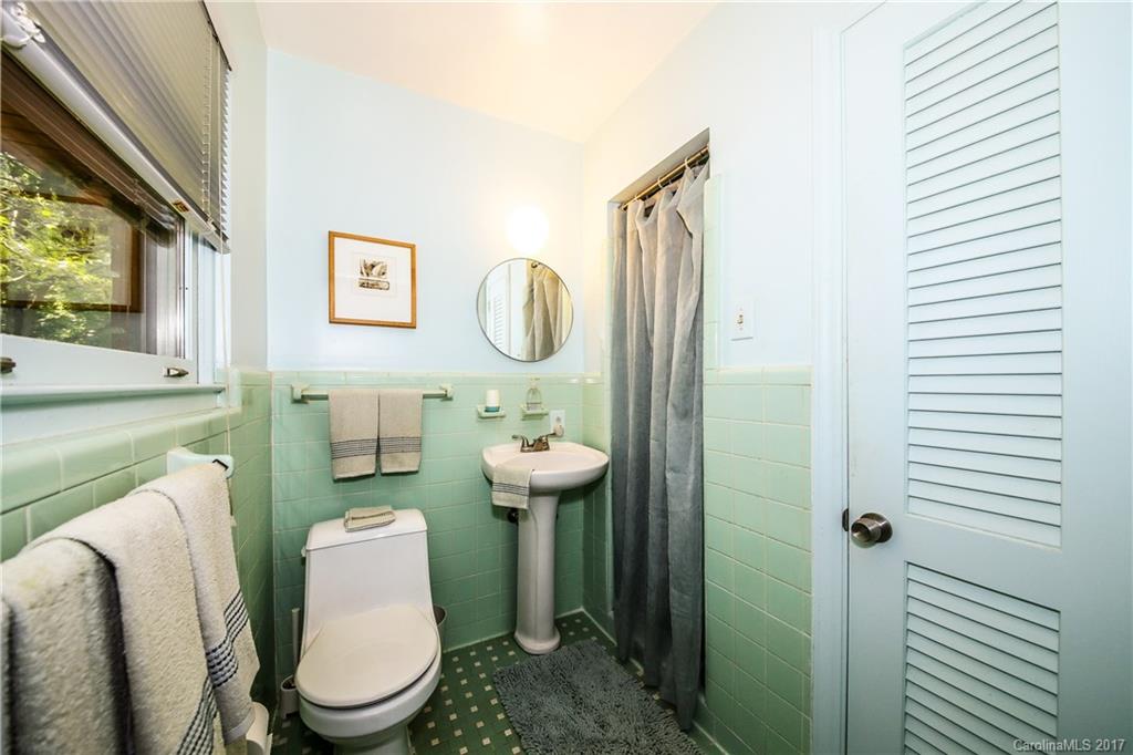 811 Lansdowne Road, Unit L3 Charlotte, NC 28270 - Photo 13 of 23 Gallery Image 13