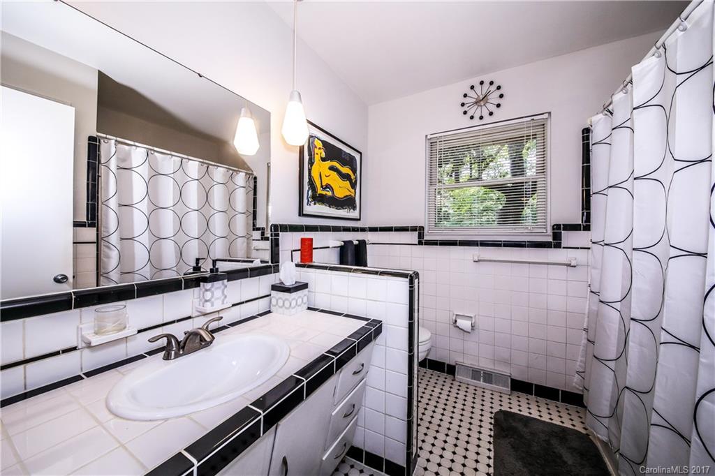 811 Lansdowne Road, Unit L3 Charlotte, NC 28270 - Photo 16 of 23 Gallery Image 16