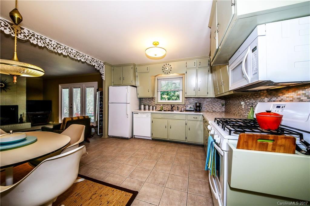 811 Lansdowne Road, Unit L3 Charlotte, NC 28270 - Photo 8 of 23 Gallery Image 8