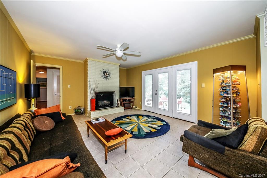 811 Lansdowne Road, Unit L3 Charlotte, NC 28270 - Photo 10 of 23 Gallery Image 10