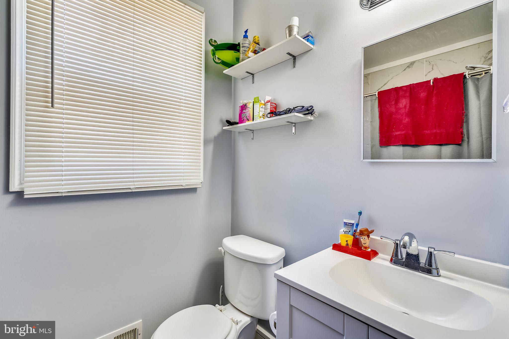 960 Point Pleasant Road, Unit U Glen Burnie, MD 21060 - Photo 12 of 36 Full Bath Main Floor