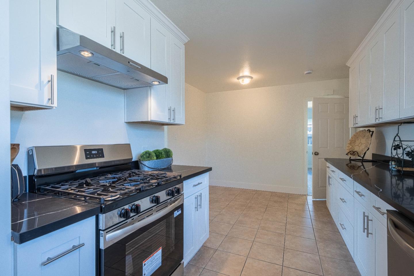 323 Chaparral Street Salinas, CA 93906 - Photo 14 of 35