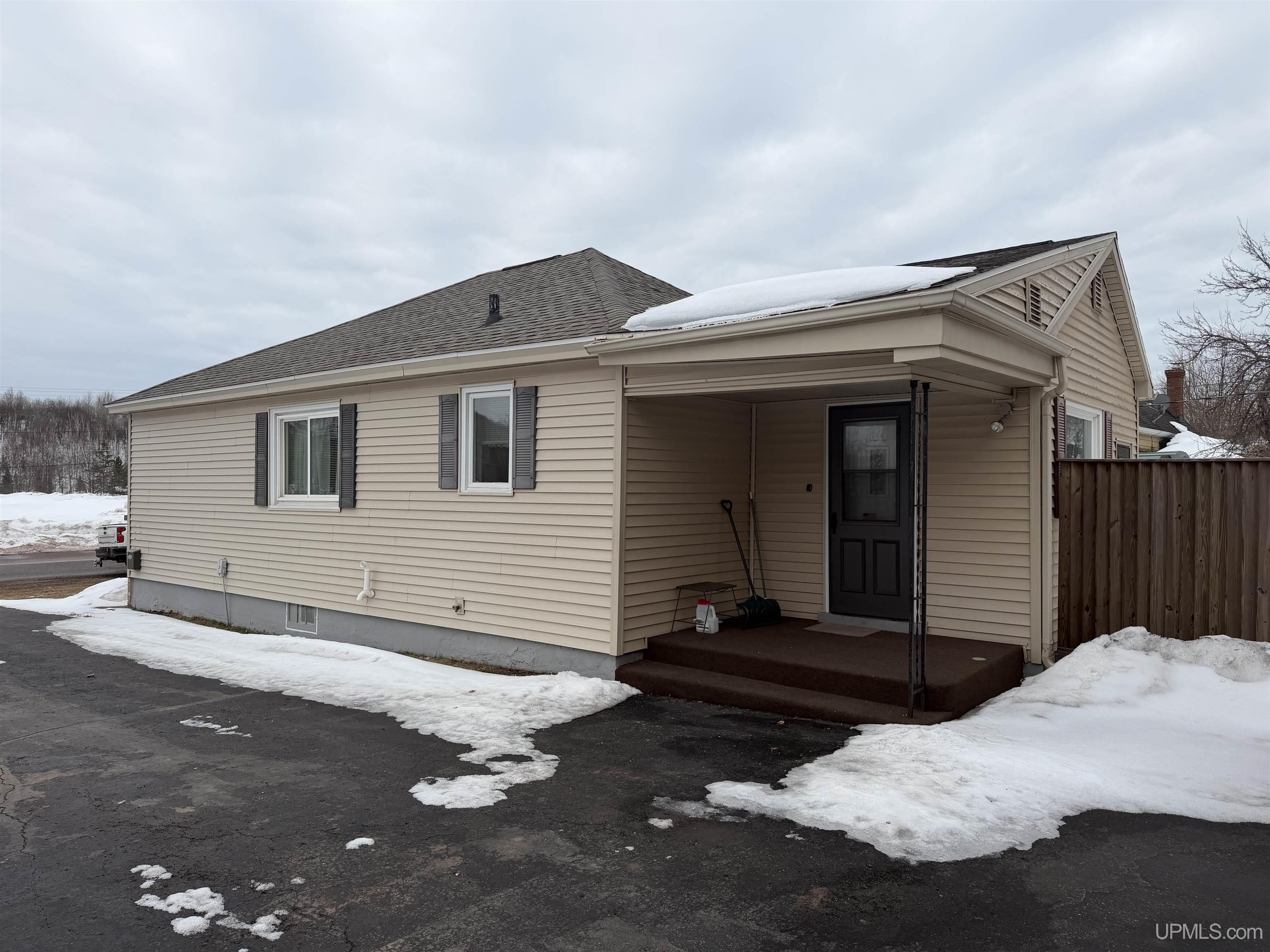 794 South Pine Street Ishpeming, MI 49849 - Photo 2 of 21