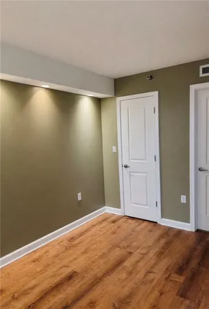 $245,000 | 600 Admiral Boulevard, Unit 907, Kansas City, MO 64106
