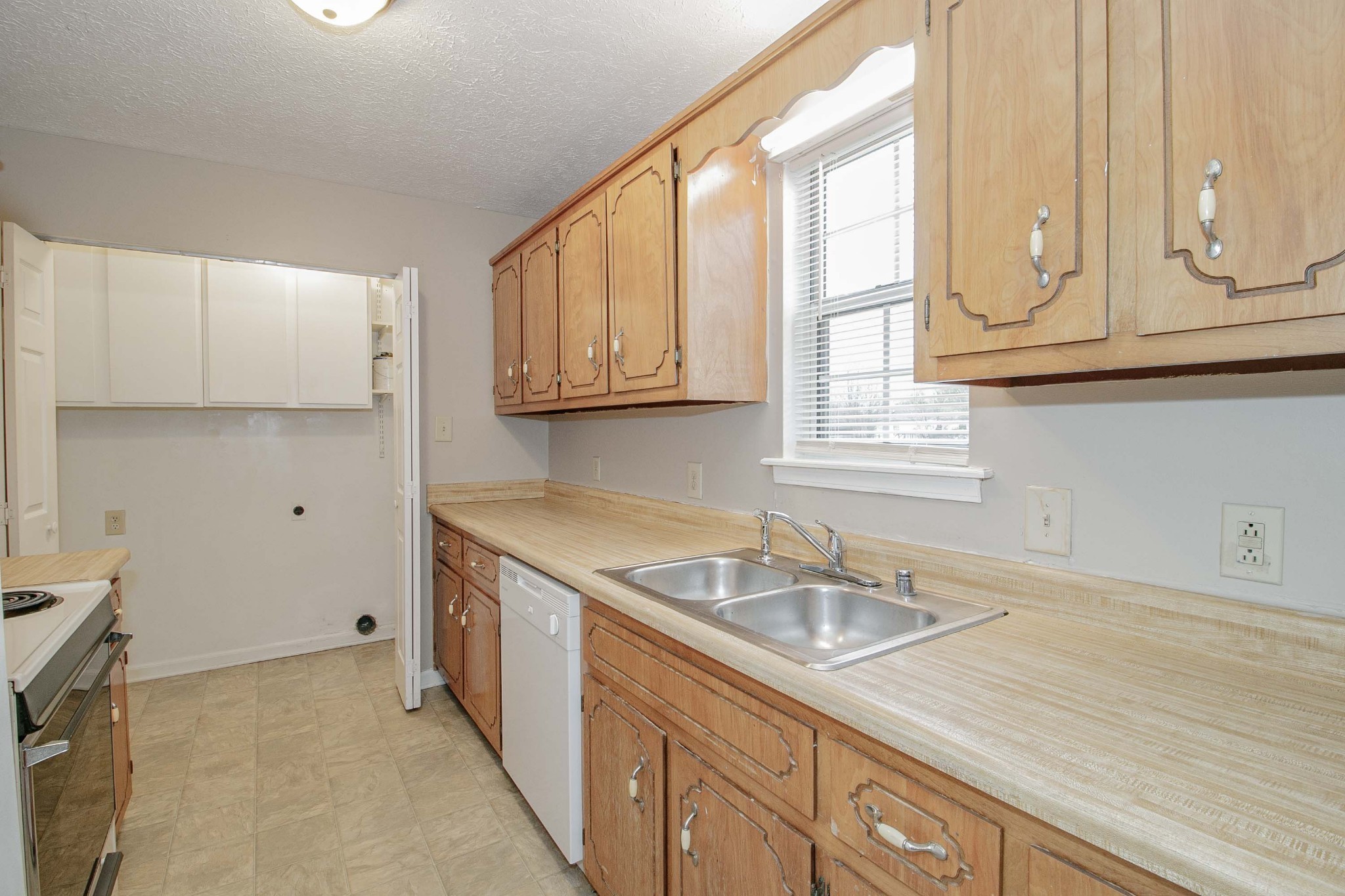 330 Hugh Hunter Road Oak Grove, KY 42262 - Photo 8 of 35