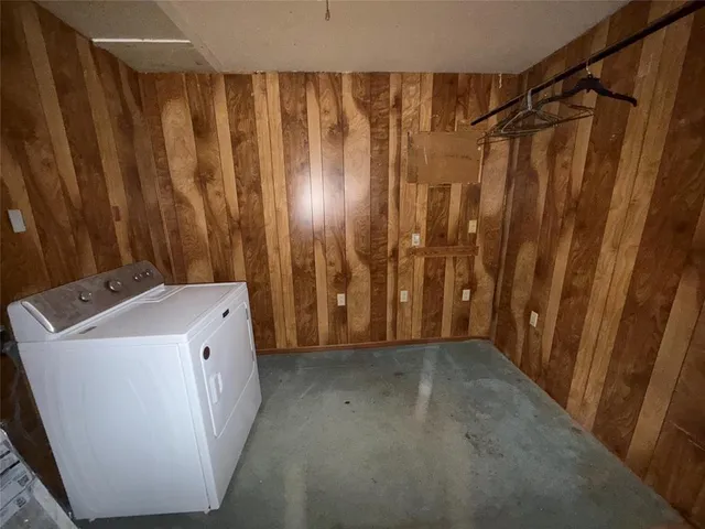 $55,000 | 260 South Munday Avenue, Munday, TX 76371