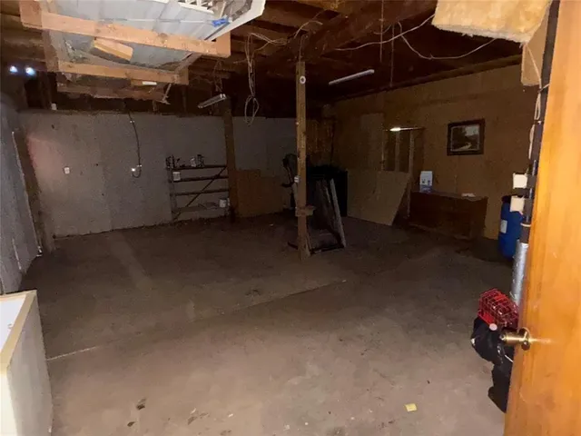 $55,000 | 260 South Munday Avenue, Munday, TX 76371