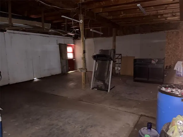 $55,000 | 260 South Munday Avenue, Munday, TX 76371