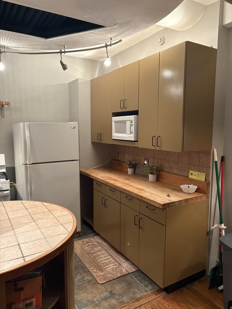 380 Ridge Avenue, Unit 13G Evanston, IL 60202 - Photo 10 of 20