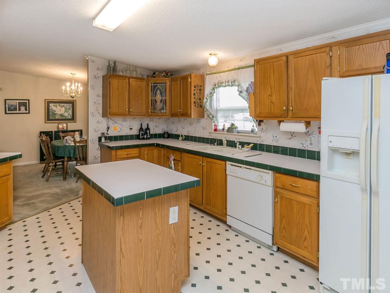 42 Ridge Circle Road Henderson, NC 27537 - Photo 4 of 27 Gallery Image 4