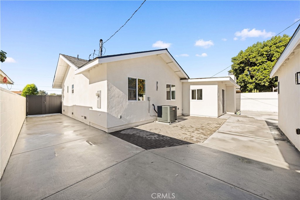 2274 Cogswell Road El Monte, CA 91732 - Photo 20 of 26 a bathroom with a sink and a mirror