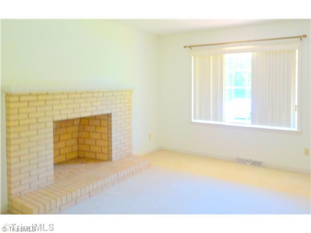 600 New Bowers Road Lexington, NC 27292 - Photo 13 of 14 Living Room.