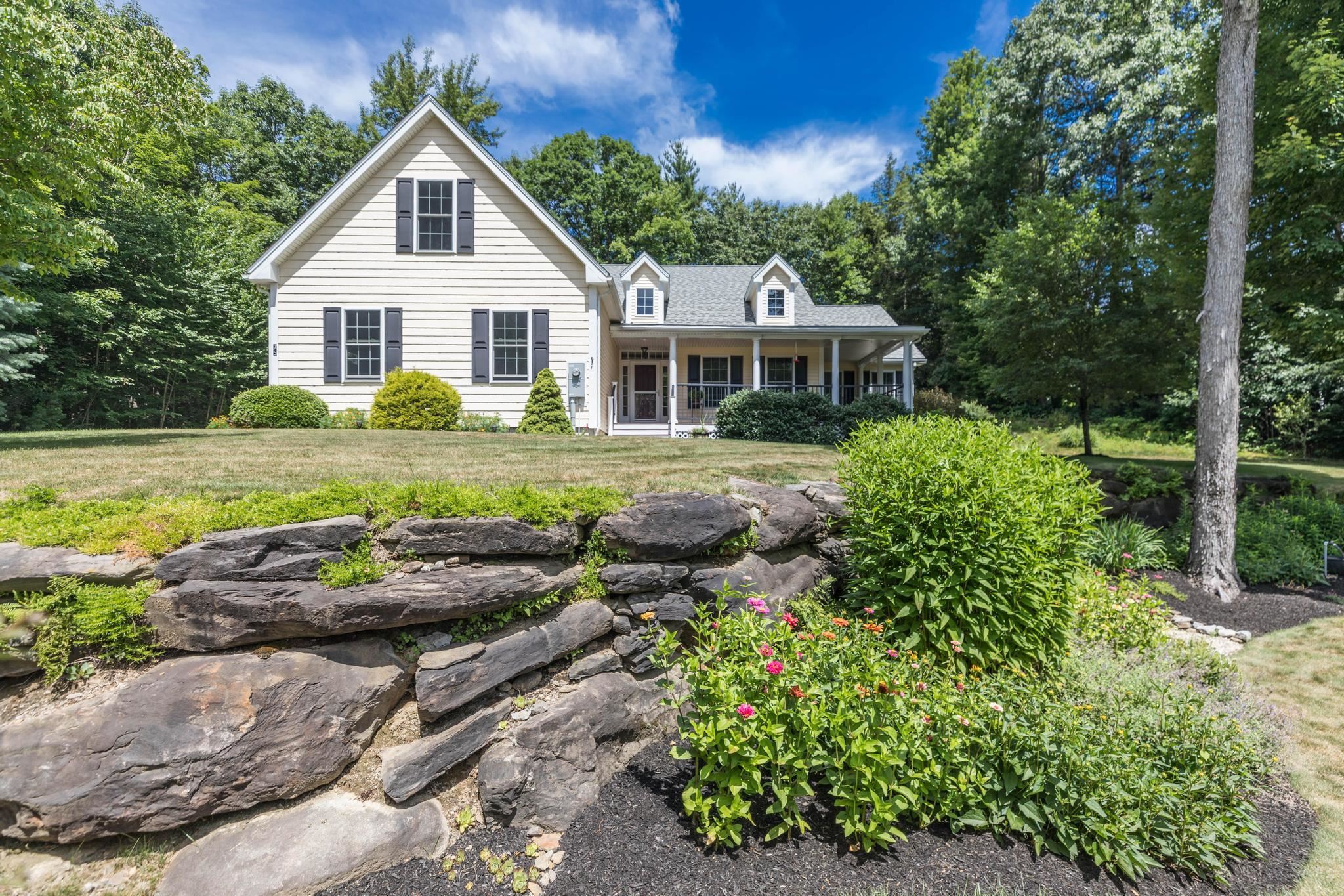75 Olde Bridge Lane Epping, NH 03042 - Photo 3 of 36