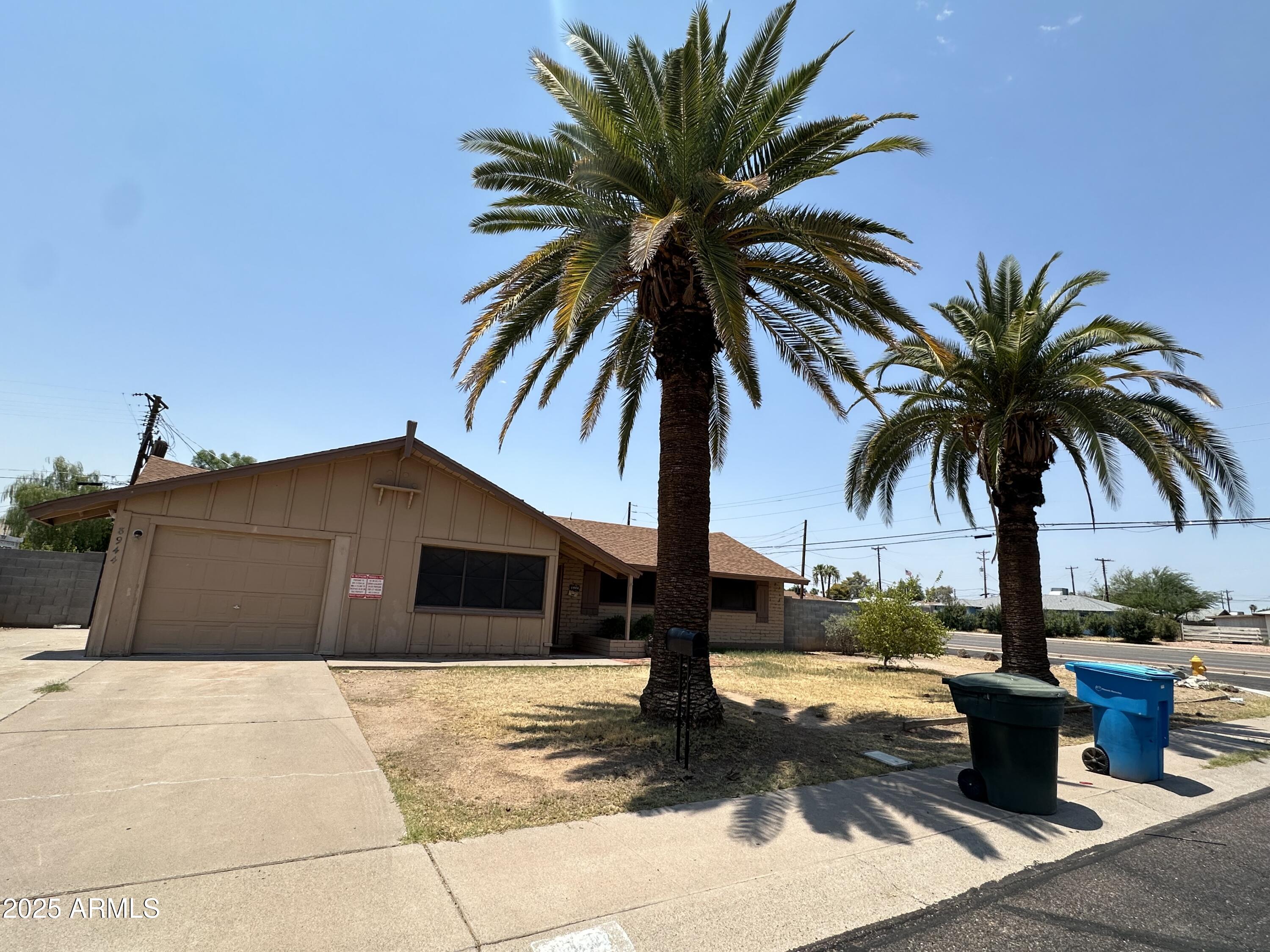 8944 North 17th Lane Phoenix, AZ 85021 - Photo 1 of 11 1 - Copy