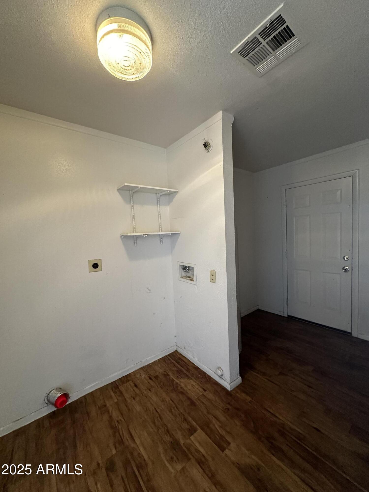 8944 North 17th Lane Phoenix, AZ 85021 - Photo 4 of 11 4